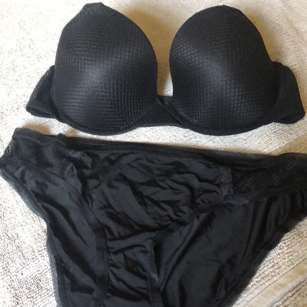 Bra & bikini panty set womens new sizes 36B, 36D or 38D Secret Treasures